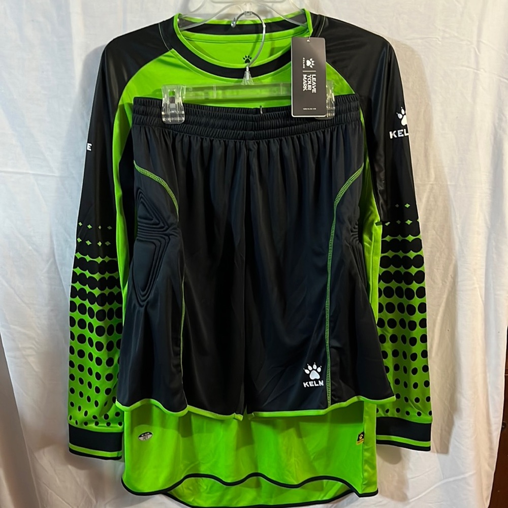 Kelme padded goalkeeper shorts and shirt. Men’s size small.